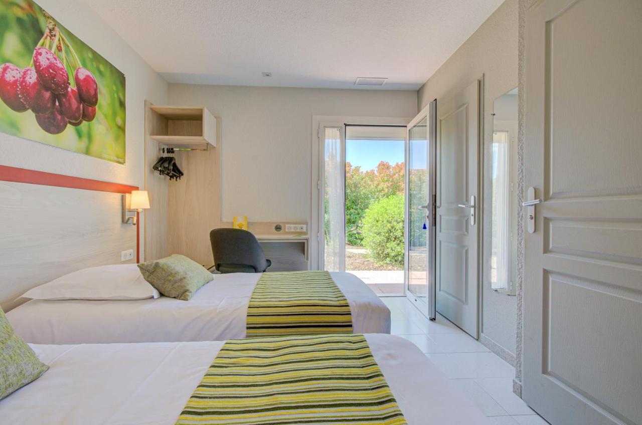 Hotel Saint Louis Le Thor Bagian luar foto