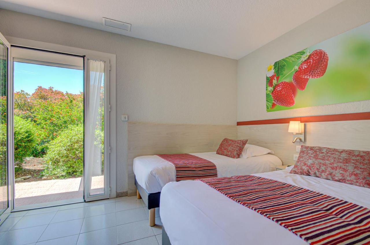 Hotel Saint Louis Le Thor Bagian luar foto