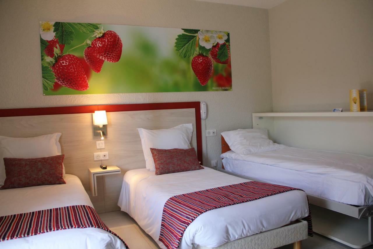 Hotel Saint Louis Le Thor Bagian luar foto