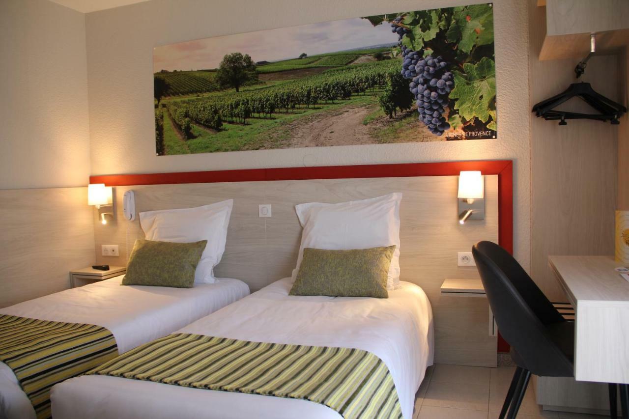 Hotel Saint Louis Le Thor Bagian luar foto